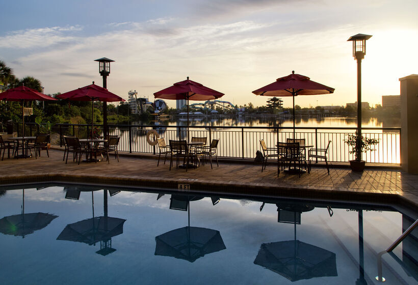 호텔 Ramada Plaza Resort & Suites By Wyndham Orlando Intl Drive