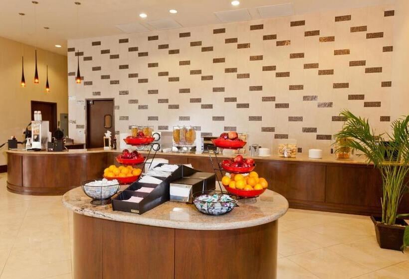 호텔 Ramada Plaza Resort & Suites By Wyndham Orlando Intl Drive