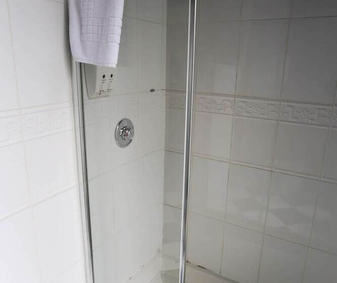 Regent House Hotel   City Centre