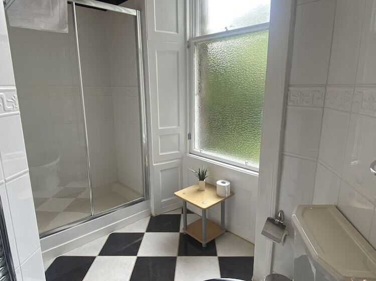 Regent House Hotel   City Centre