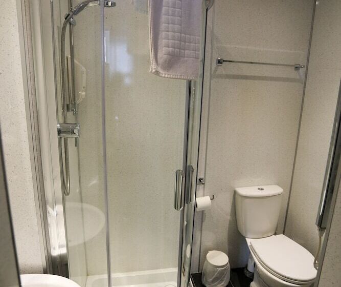 Regent House Hotel   City Centre