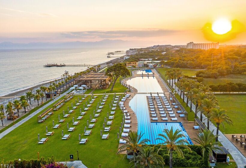 فندق Rixos Premium Belek, The Land of Legends Access