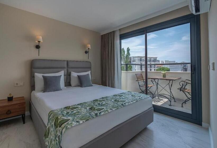 Отель Rosy Suites