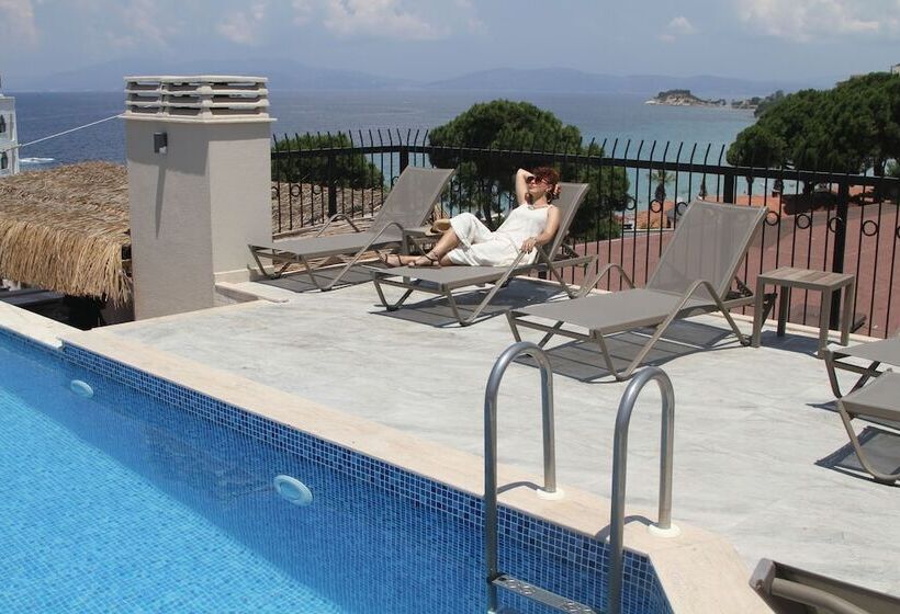 Отель Rosy Suites