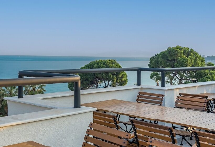 Отель Rosy Suites