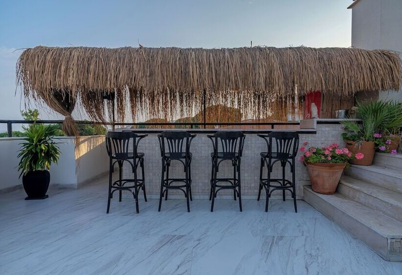 Отель Rosy Suites