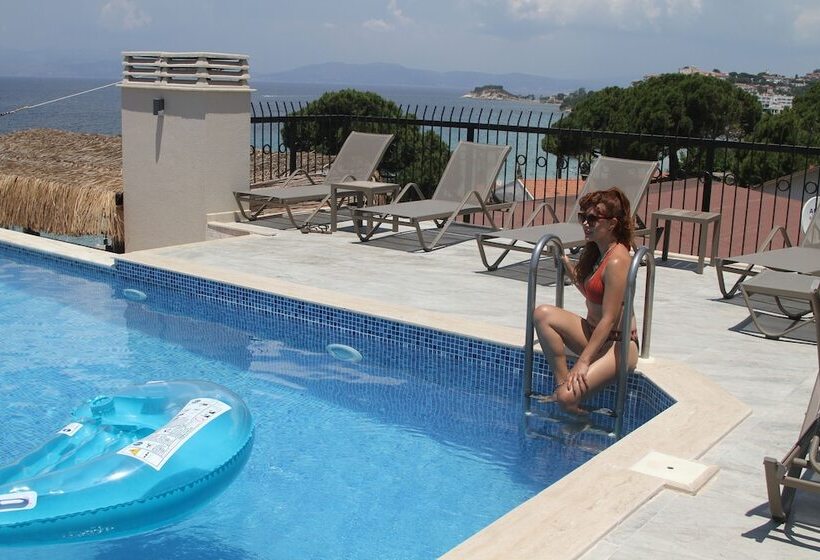 Отель Rosy Suites