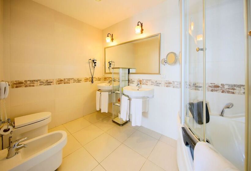 Отель Salmakis Resort & Spa