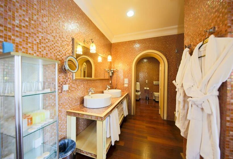 Отель Salmakis Resort & Spa