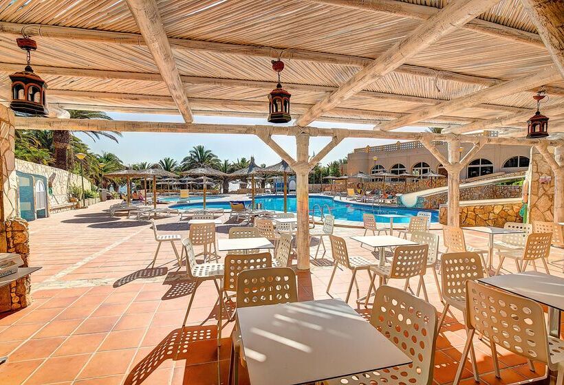 בית מלון כפרי Sbh Monica Beach Resort