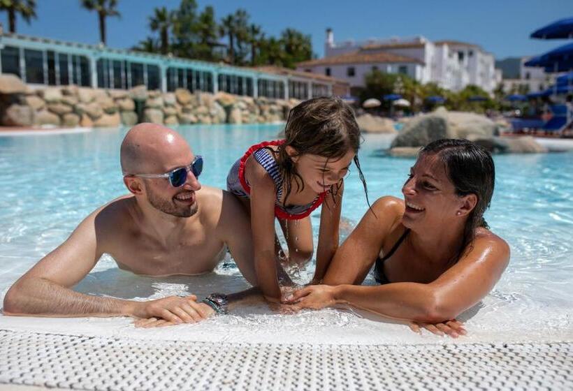 בית מלון כפרי Sighientu Resort