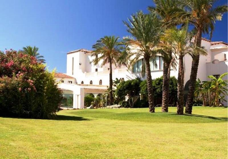 בית מלון כפרי Sighientu Resort