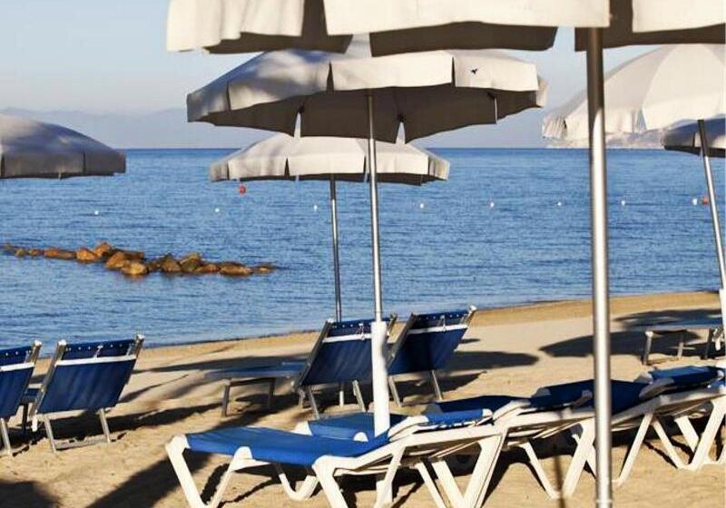 בית מלון כפרי Sighientu Resort