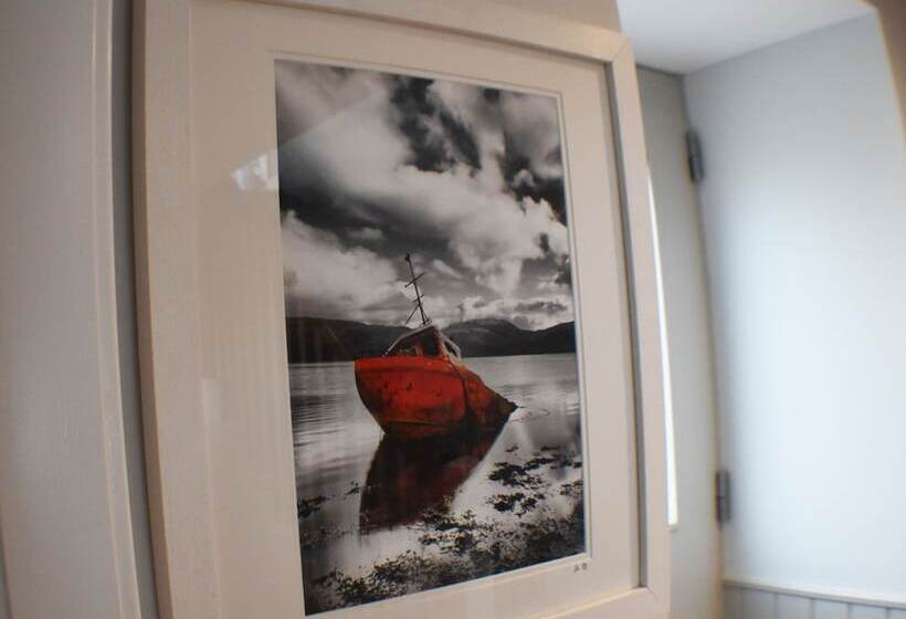 Отель The Glenmoriston Townhouse