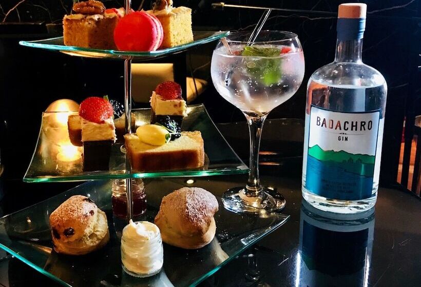 Отель The Glenmoriston Townhouse