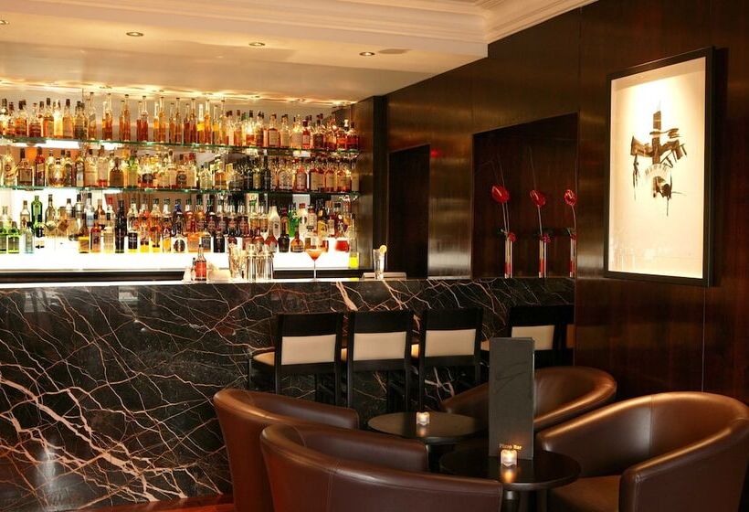 Отель The Glenmoriston Townhouse