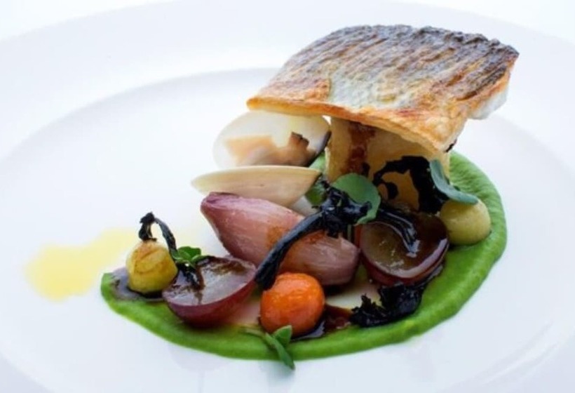 Отель The Glenmoriston Townhouse