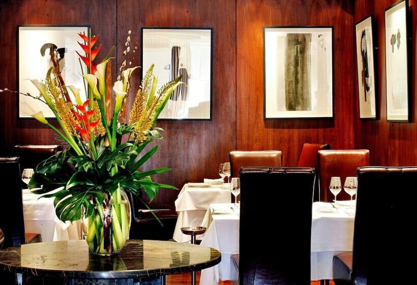 Отель The Glenmoriston Townhouse