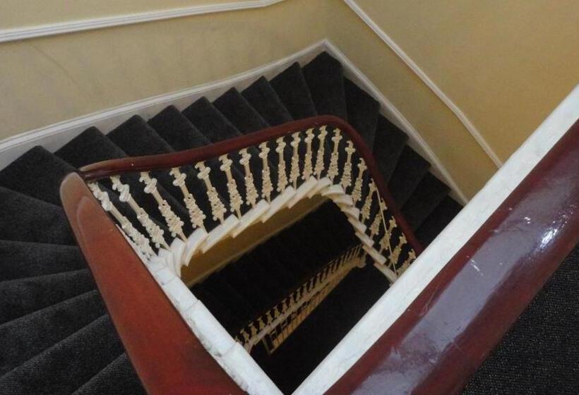 בית מלון כפרי Sandyford Lodge