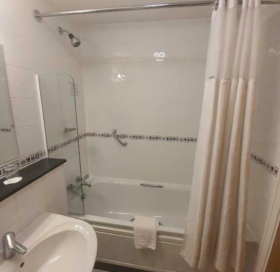 호텔 The Telford Whitehouse