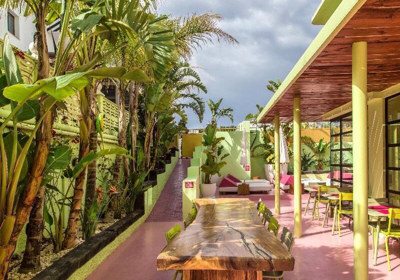 ホテル Tropicana Ibiza Suites  Adults Only