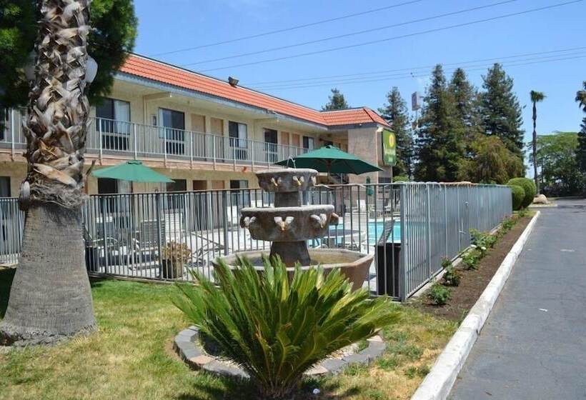 Отель Fresno Inn