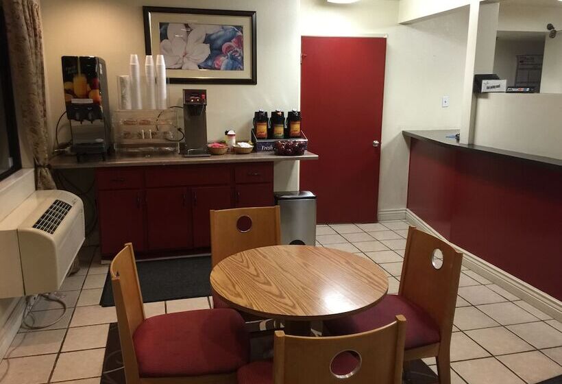 Отель Fresno Inn