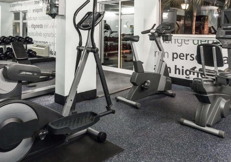 هتل Wyndham Garden New Orleans Airport