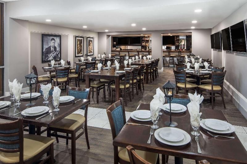 هتل Wyndham Garden New Orleans Airport