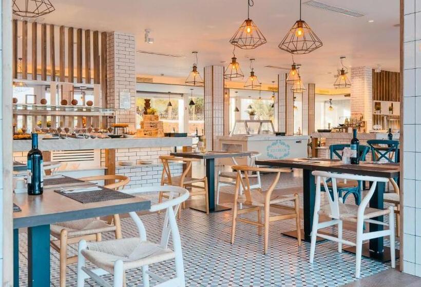 Labranda Corralejo Village