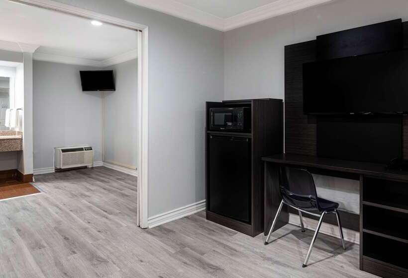 Motel 6anaheim, Ca  Convention Center