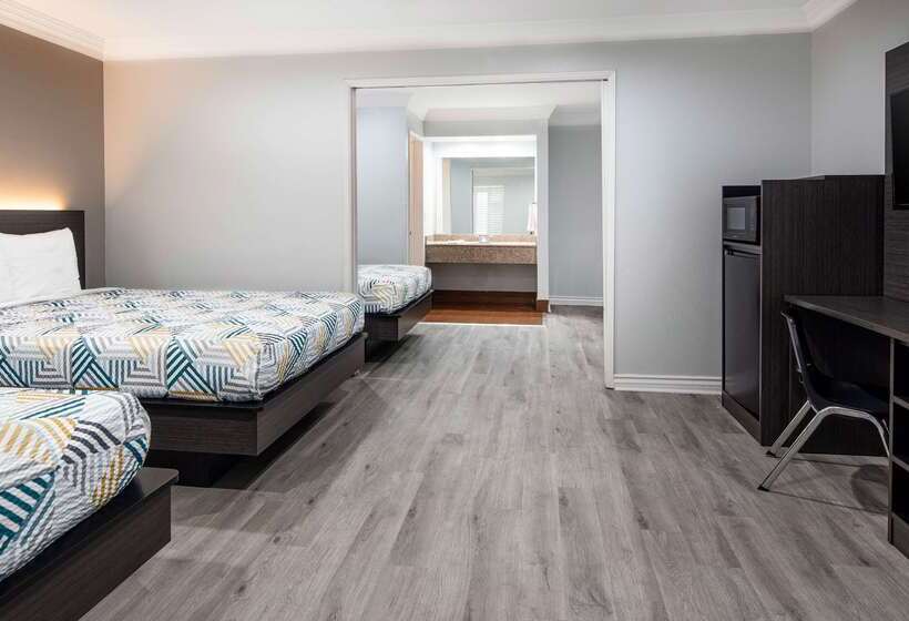 Motel 6anaheim, Ca  Convention Center