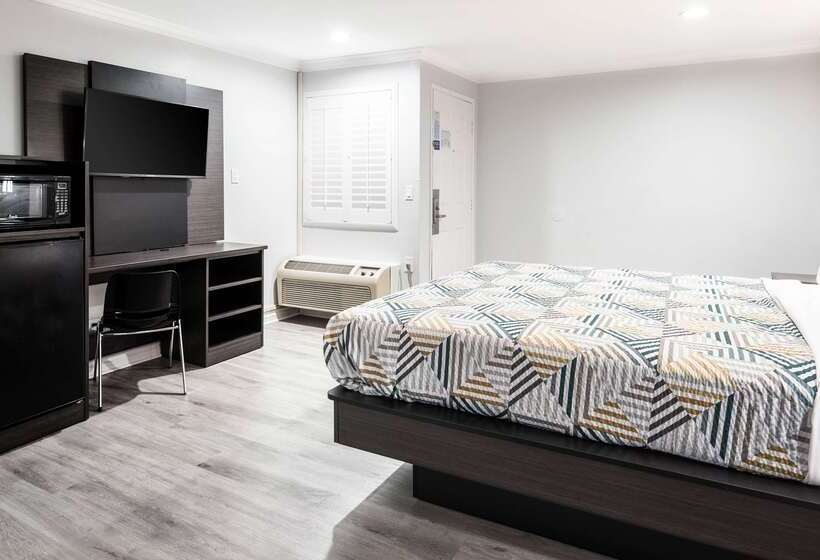 Motel 6anaheim, Ca  Convention Center