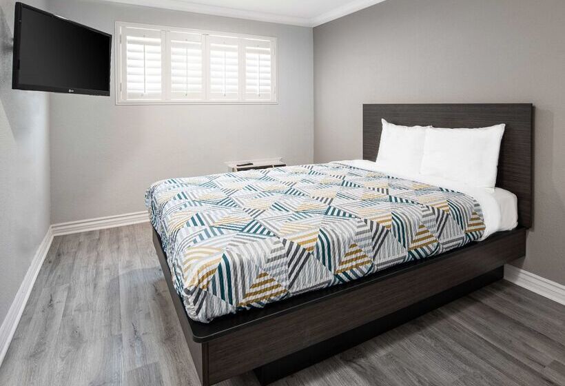 Motel 6anaheim, Ca  Convention Center