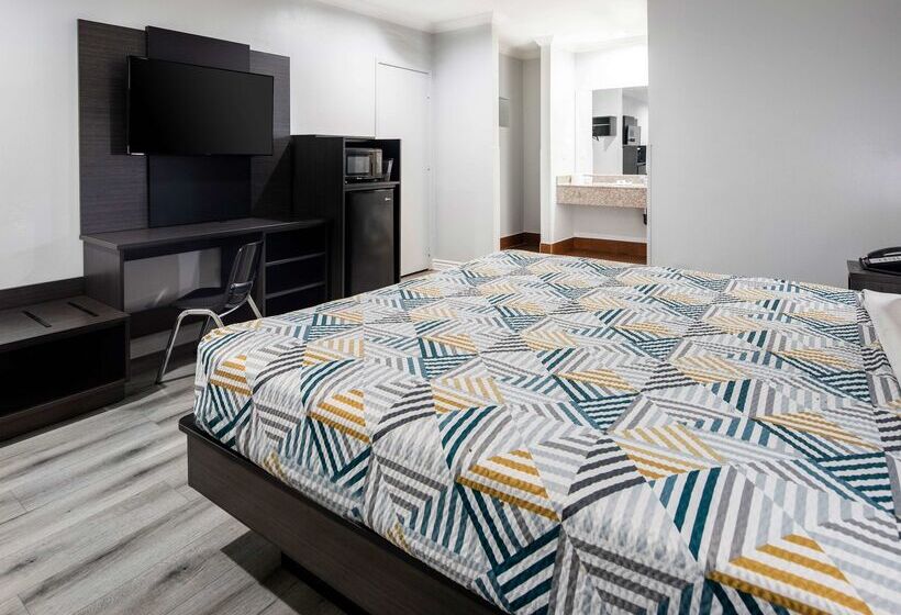 Motel 6anaheim, Ca  Convention Center