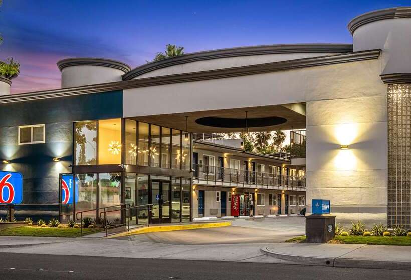 Motel 6anaheim, Ca  Convention Center