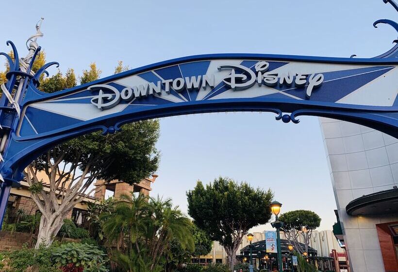 Motel 6anaheim, Ca  Convention Center