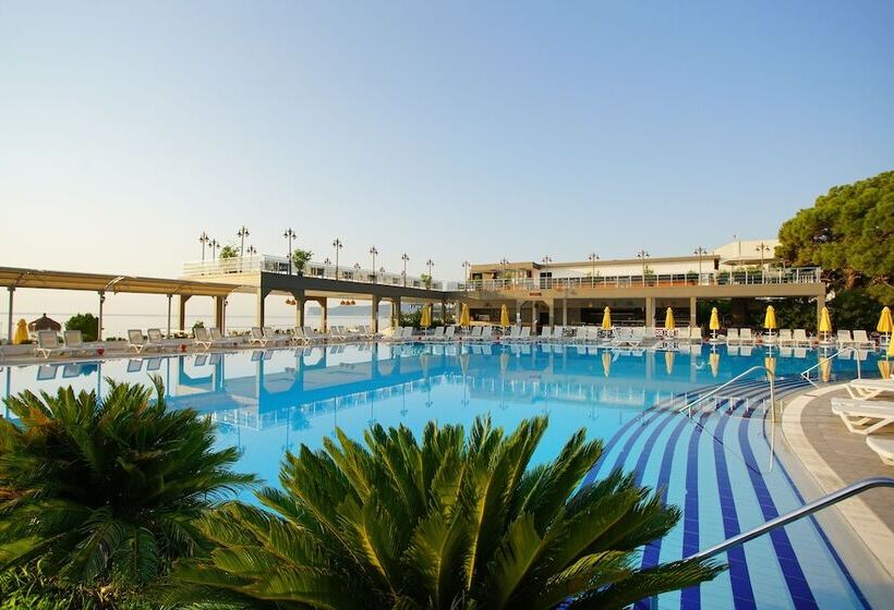 Perre La Mer Hotel Resort & Spa