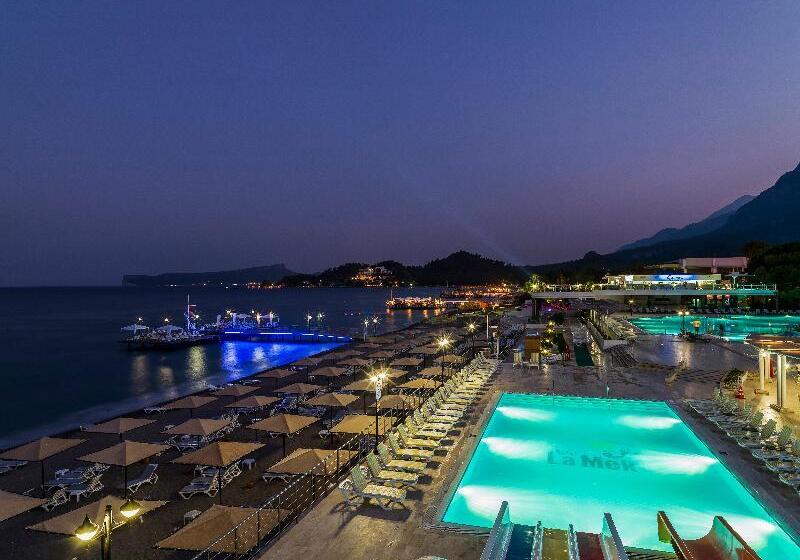 Perre La Mer Hotel Resort & Spa