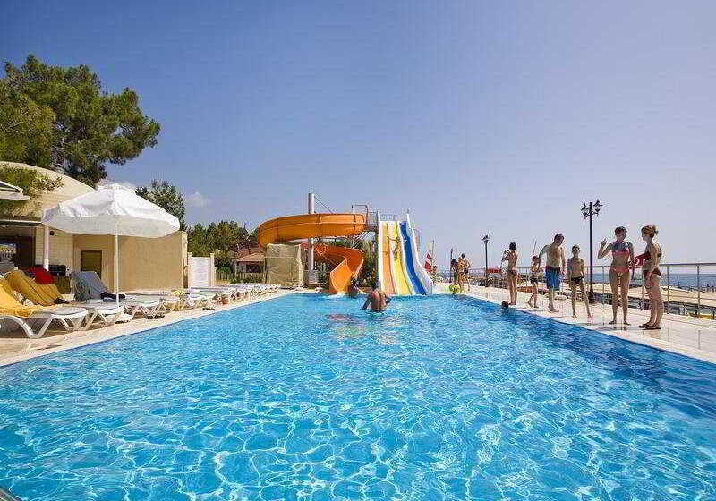 Perre La Mer Hotel Resort & Spa