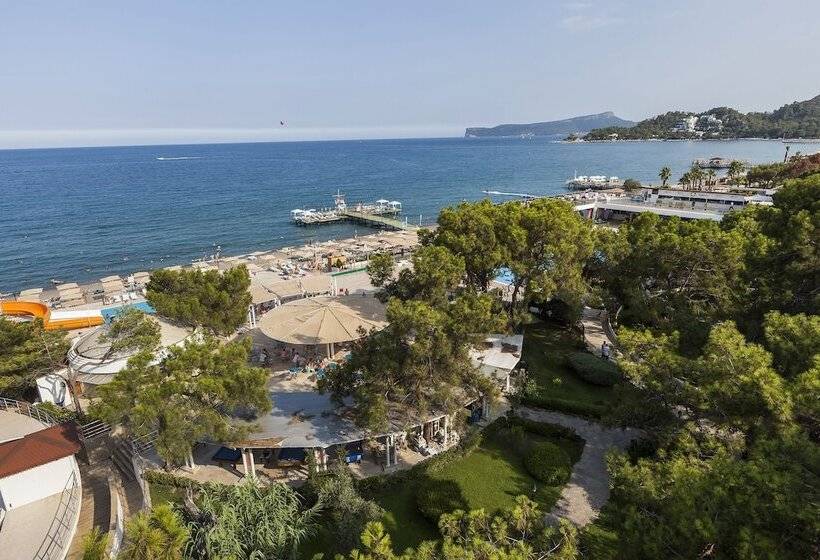 Perre La Mer Hotel Resort & Spa