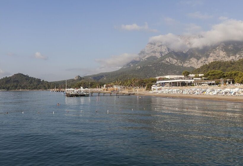 Perre La Mer Hotel Resort & Spa