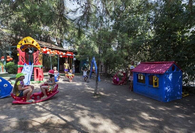 Perre La Mer Hotel Resort & Spa