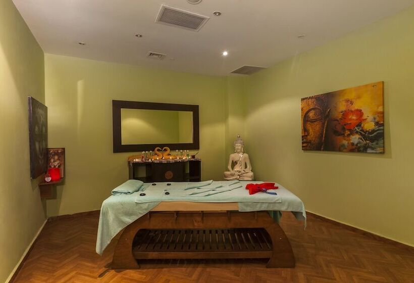 Perre La Mer Hotel Resort & Spa