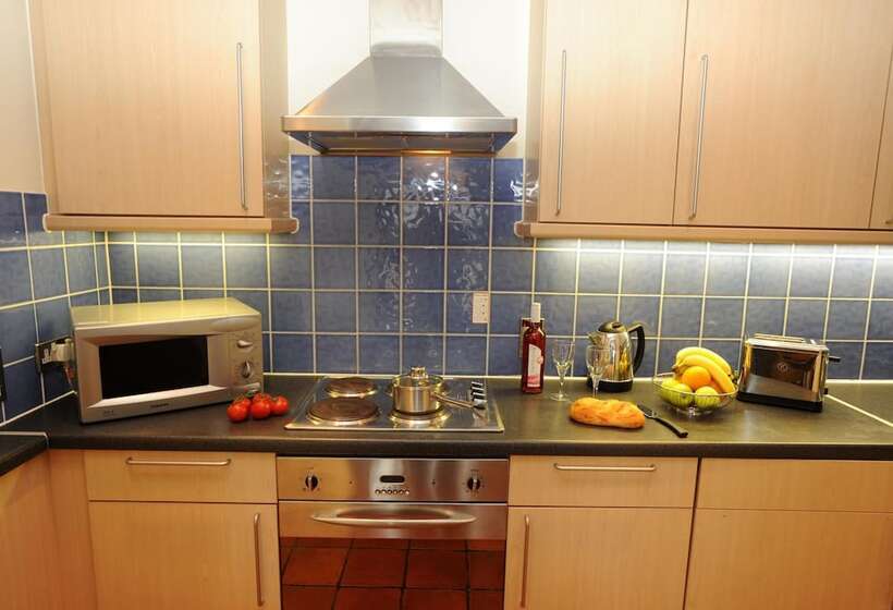 Premier Suites Bristol Redcliffe