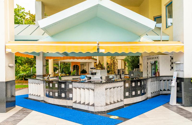 استراحتگاه Queen S Park Le Jardin