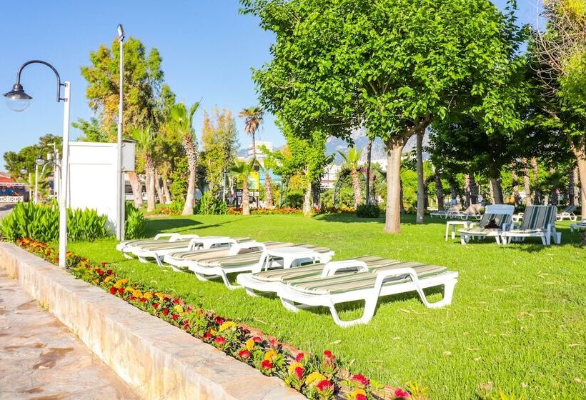 リゾートホテル Queen S Park Le Jardin