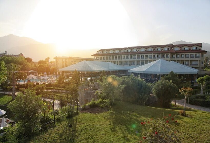 リゾートホテル Queen S Park Le Jardin