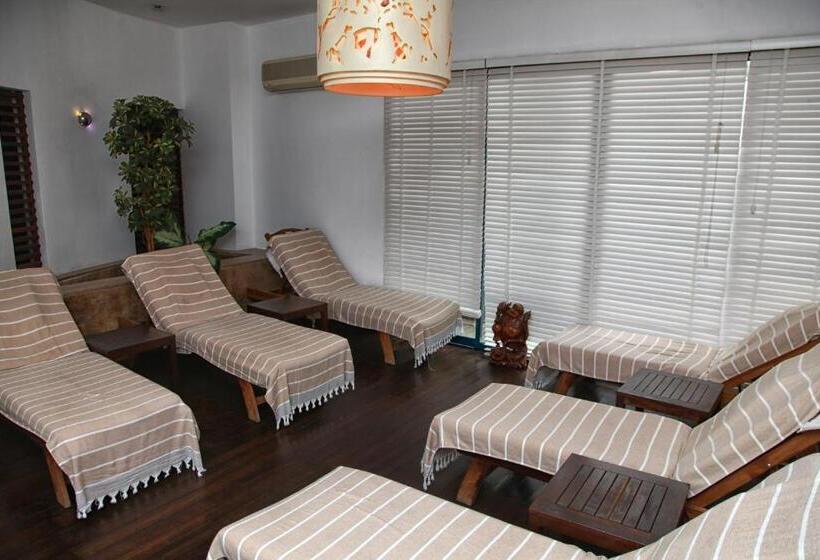 リゾートホテル Queen S Park Le Jardin