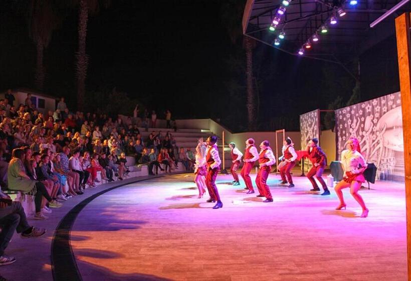 リゾートホテル Queen S Park Le Jardin